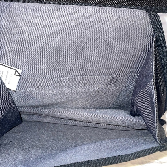 Jump From Paper Cake Metal Chain Bag-2D Cartoon Style - Picture 4 of 4